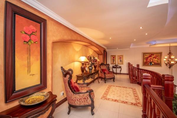 6 Bedroom Property for Sale in Hartbeespoort North West